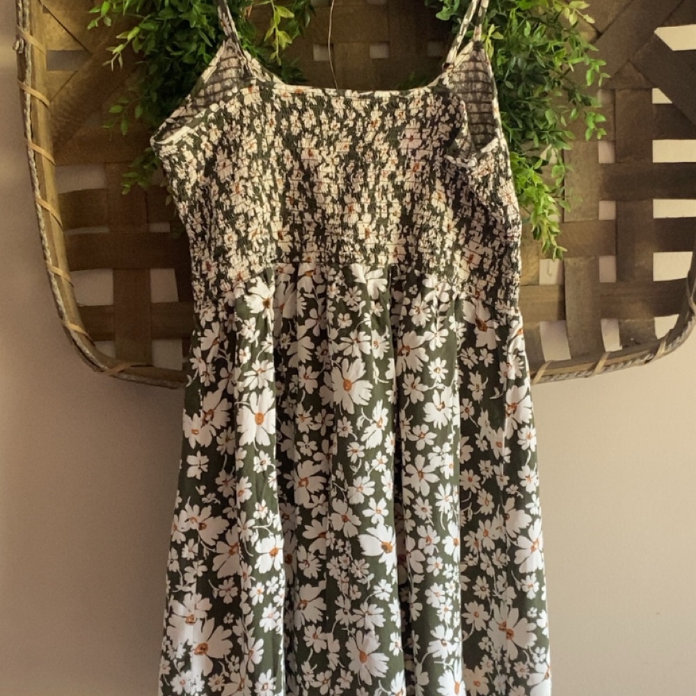 Floral Spaghetti Strap top - Picture 4 of 4